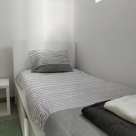 Ground Floor Arroios Flat * Lisbona