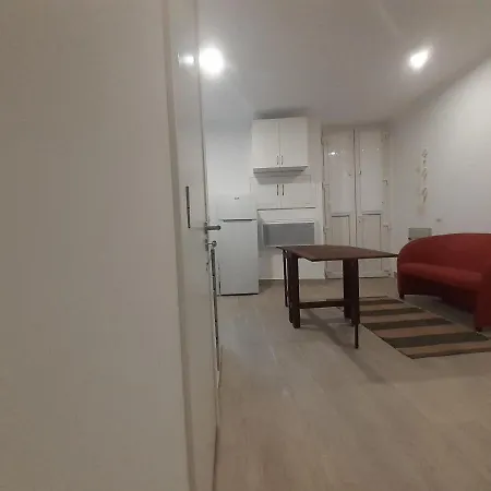 Ground Floor Arroios Flat * Lisbona