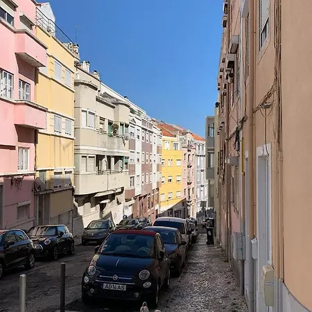 Ground Floor Arroios Flat Daire *